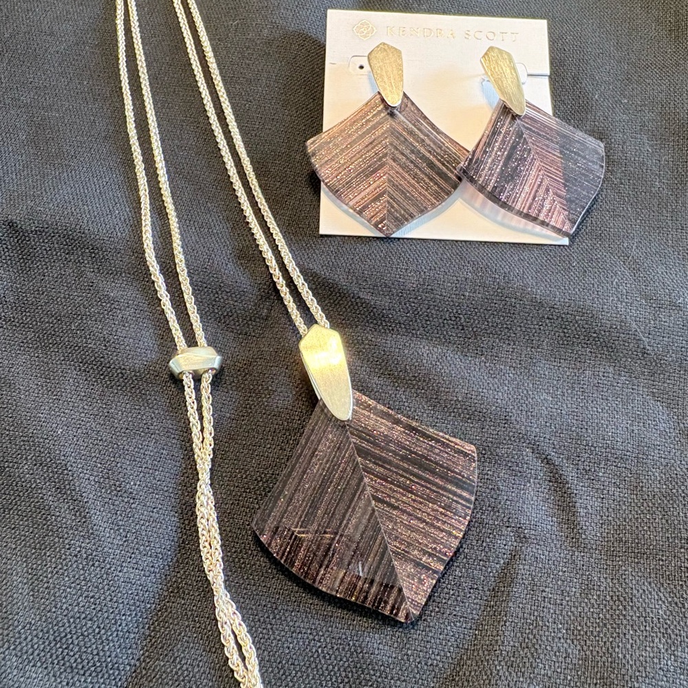 SALE!  Kendra Scott Brown Gold Chevron Pendant Necklace & Earrings Set